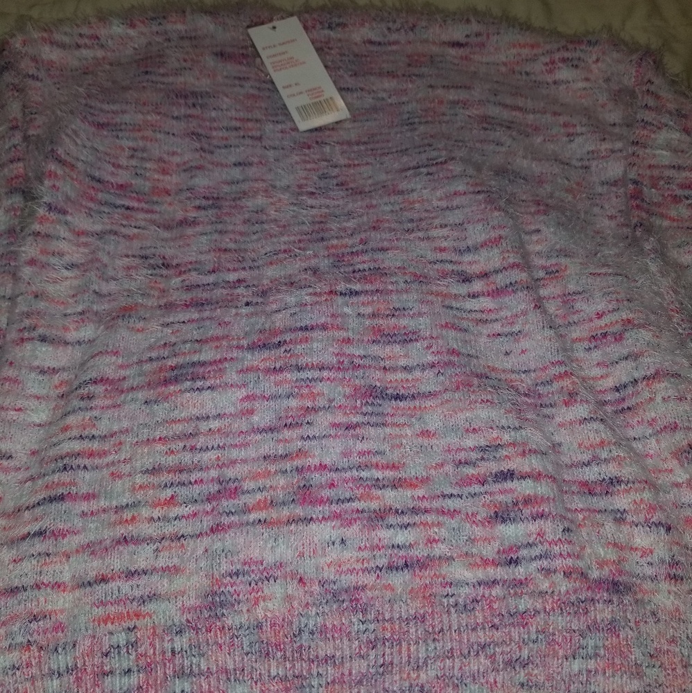 Design History Sweater - Picture 4 of 4